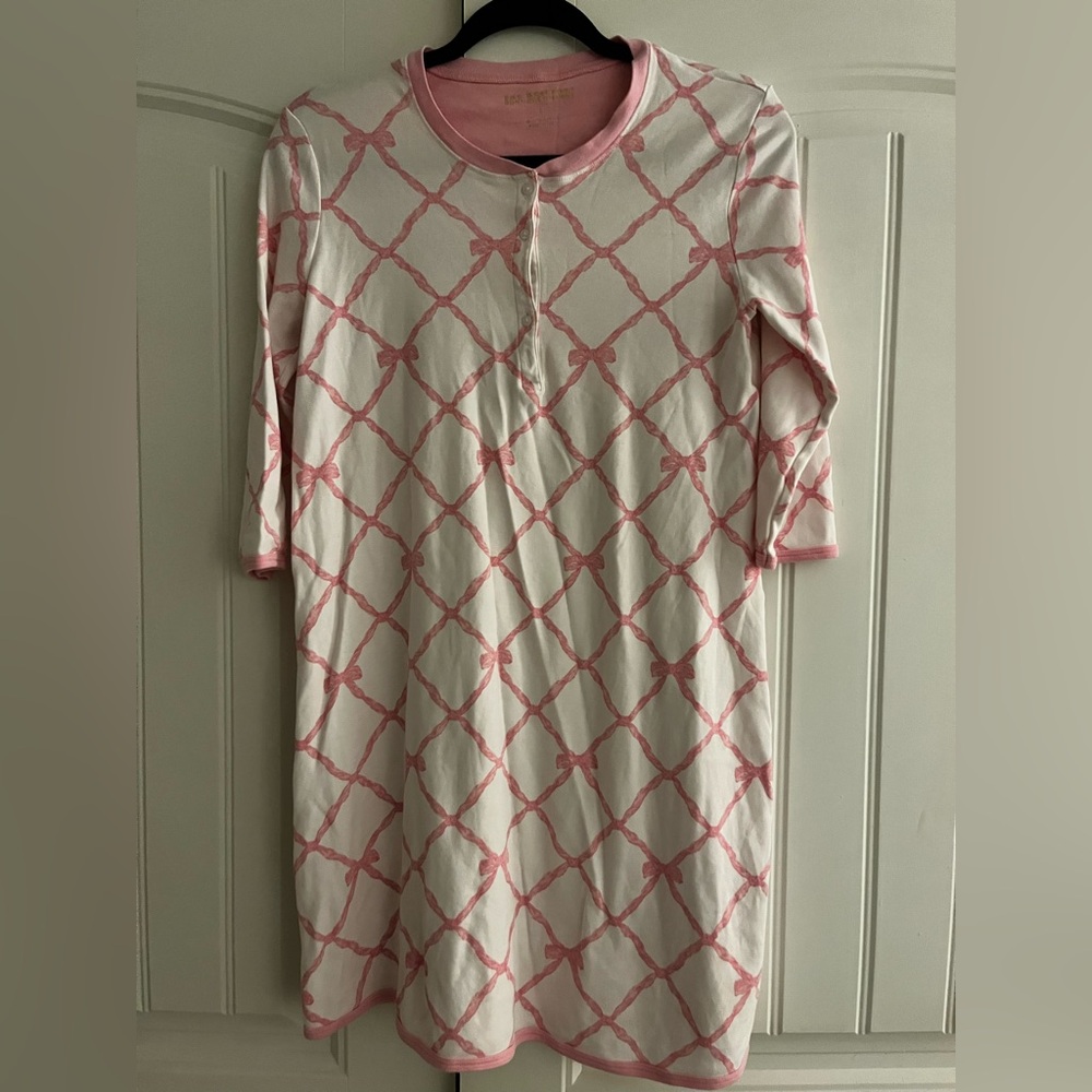 The Beaufort Bonnet Company Pink and White Nightgown